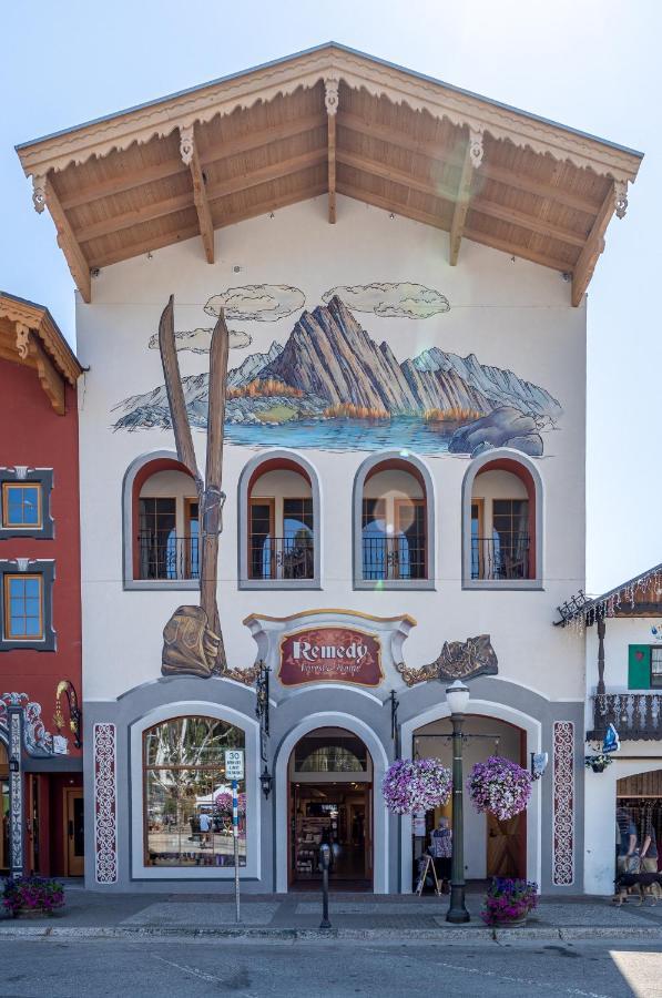 Alpen Dorf Pension Левънуърт Екстериор снимка